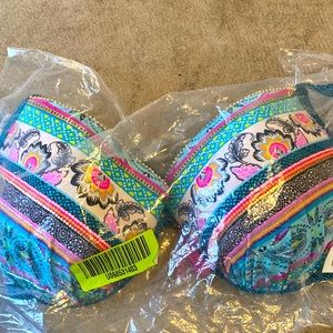 Bras with nice design and many more choices to choose from !